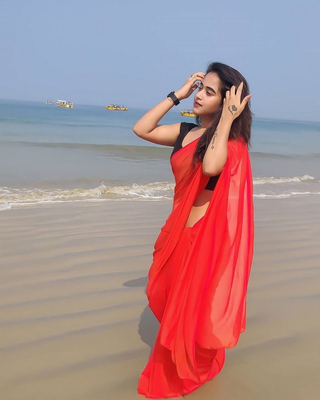 Deepthi sunaina stunning spicy looks at red saree-Deepthi Sunaina, Actressdeepthi, Deepthisunaina, Minddeepthi Photos,Spicy Hot Pics,Images,High Resolution WallPapers Download